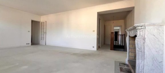 3 bedrooms House in Reims, France No. 239634 10