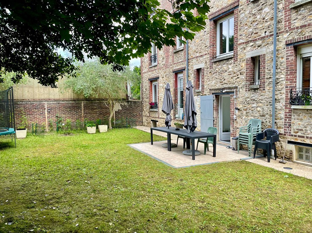 Apartamento de 3 dormitorios en Montmorency, France No. 177465