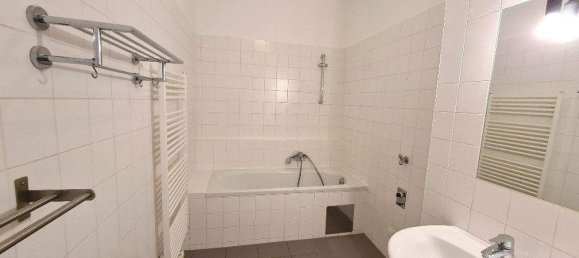 3 rooms Apartment in Favoriten, Austria No. 157827 3