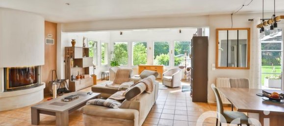 6 bedrooms House in Gisors, France No. 305894 8