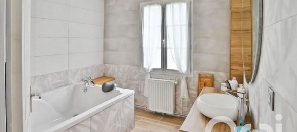 6 bedrooms House in Gisors, France No. 305894 17