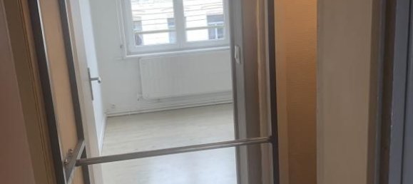 2 bedrooms Apartment in Lille, France No. 63043 11