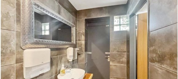 Edificio de 30 habitaciónes en Oberhausen, Germany No. 365853 11