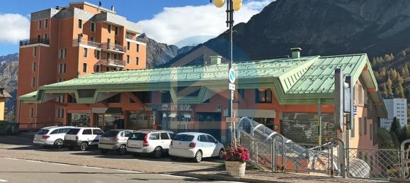 400m² Commercial property in Ponte di Legno, Italy No. 6680 3