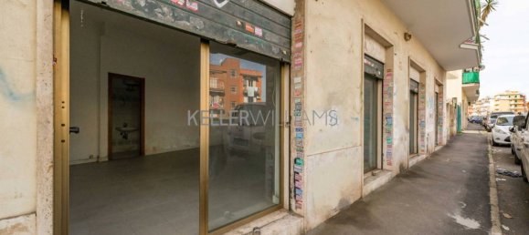 1 room Commercial property in Rome, Italy No. 163087 12