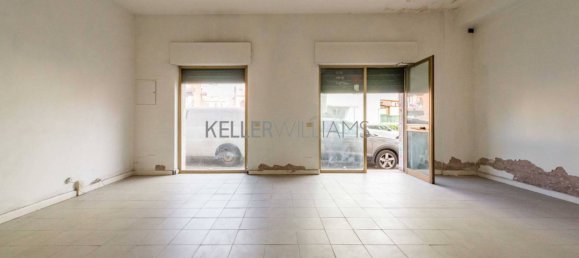 1 room Commercial property in Rome, Italy No. 163087 4