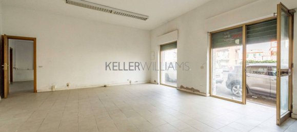1 room Commercial property in Rome, Italy No. 163087 5