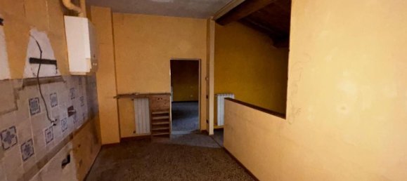 4 rooms Apartment in Peccioli, Italy No. 64137 2