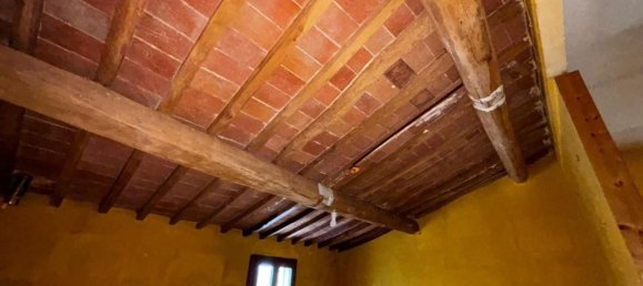 4 rooms Apartment in Peccioli, Italy No. 64137 4