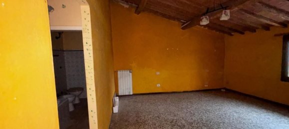 4 rooms Apartment in Peccioli, Italy No. 64137 10