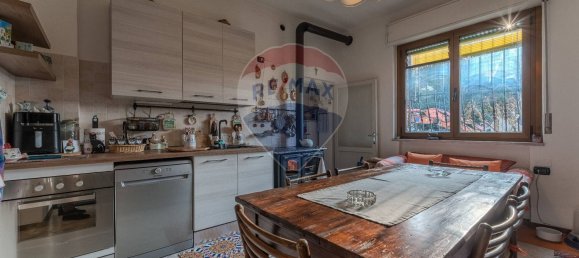 4 rooms Apartment in Seriate, Italy No. 283685 2