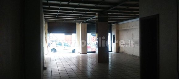 1 room Commercial property in Campobasso, Italy No. 151932 3