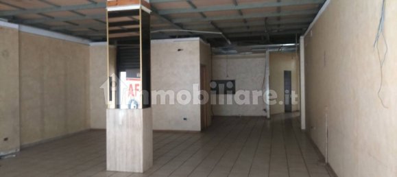 1 room Commercial property in Campobasso, Italy No. 151932 2