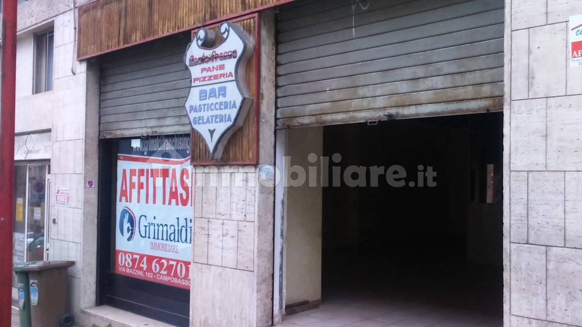 1 room Commercial property in Campobasso, Italy No. 151932