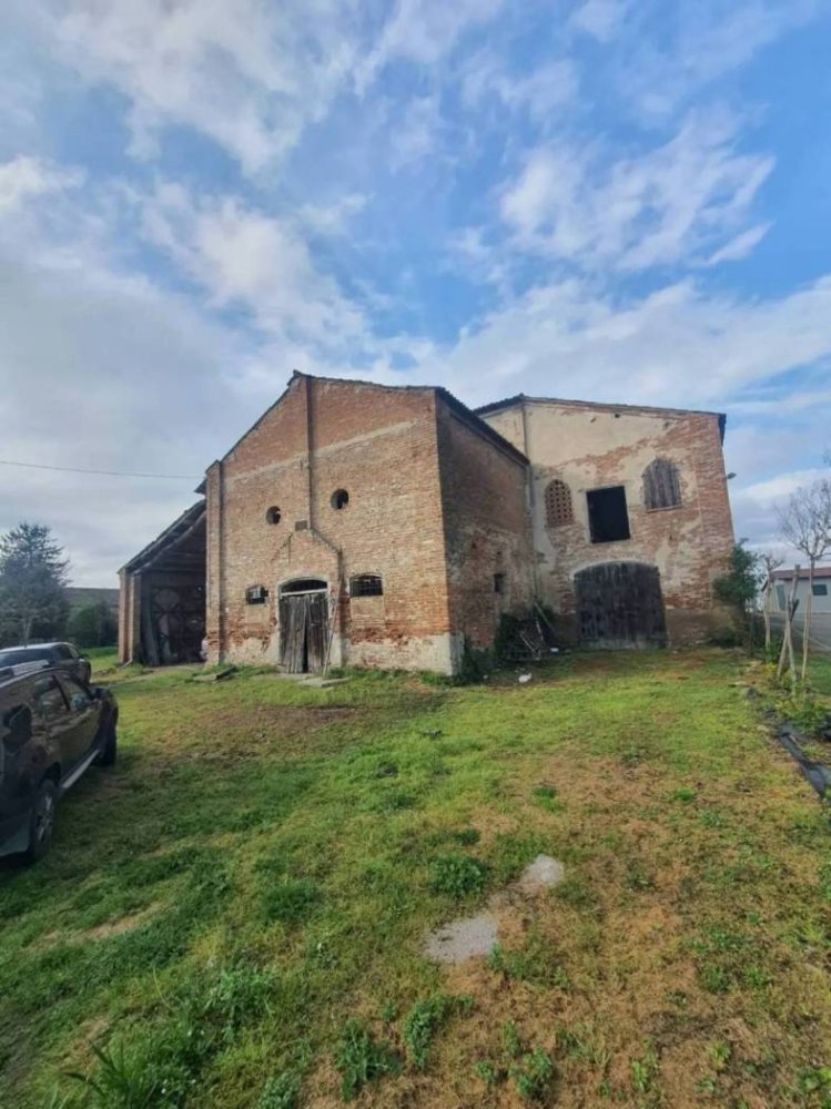 418m² Warehouse in Salara, Italy No. 127572