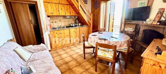 3 bedrooms Apartment in Montecreto, Italy No. 317400 2