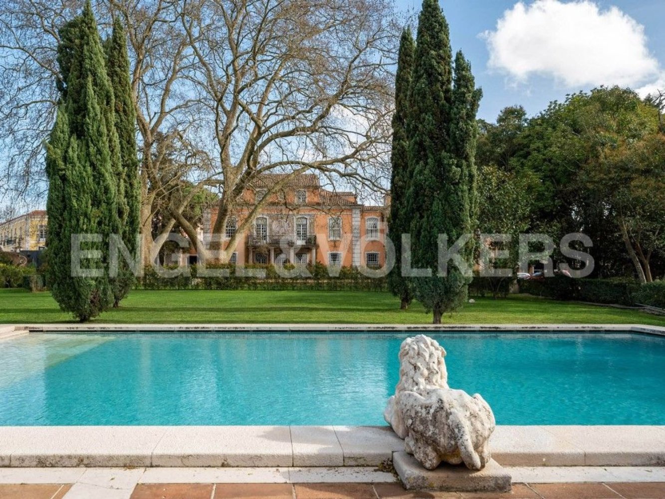 7 bedrooms Castles in Lisbon, Portugal No. 50292