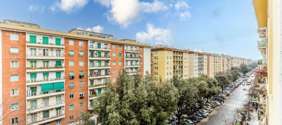 3 rooms Apartment in Rome, Italy No. 203197 2