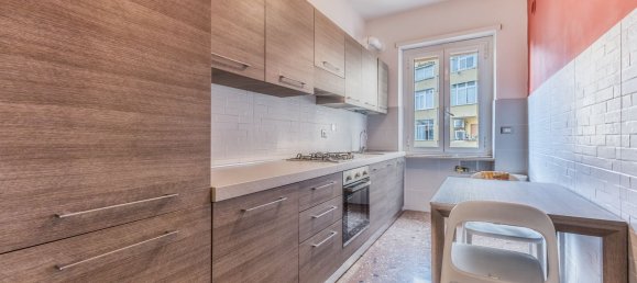 3 rooms Apartment in Rome, Italy No. 203197 8