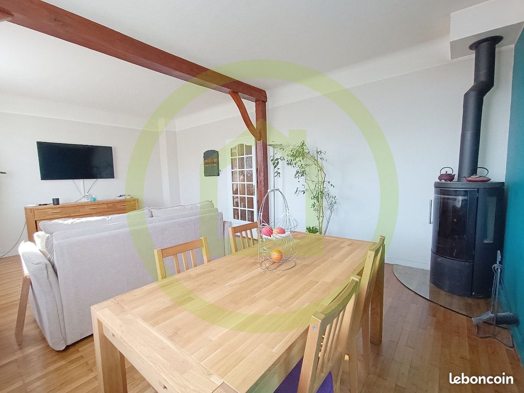 Casa de 5 dormitorios en Sarcelles, France No. 285748