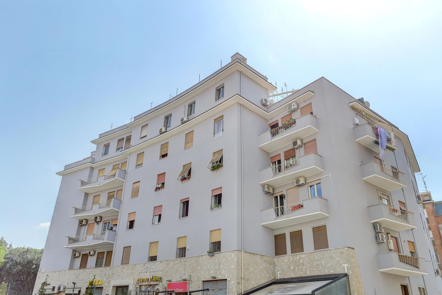 3 bedrooms Apartment in Rome, Italy No. 321589