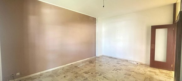 3 bedrooms Apartment in Vercelli, Italy No. 338983 4