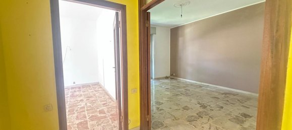3 bedrooms Apartment in Vercelli, Italy No. 338983 6