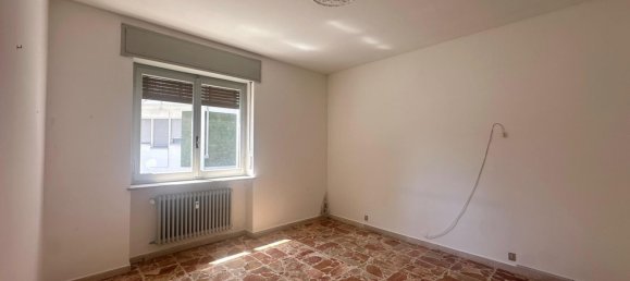 3 bedrooms Apartment in Vercelli, Italy No. 338983 7