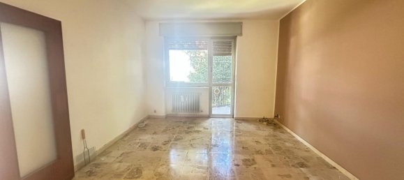3 bedrooms Apartment in Vercelli, Italy No. 338983 3