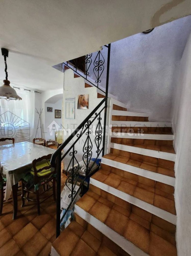 4 bedrooms Villa in Ventimiglia, Italy No. 265481