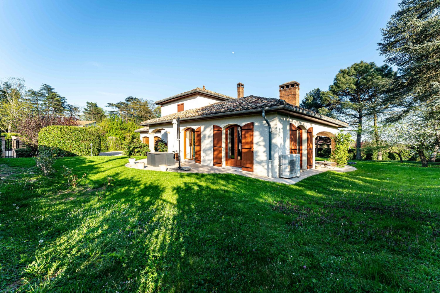 4 bedrooms Villa in Ecully, France No. 350865