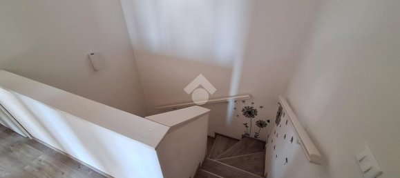 Дом с 4 комнатами в Мантуя, Италия № 243859 8