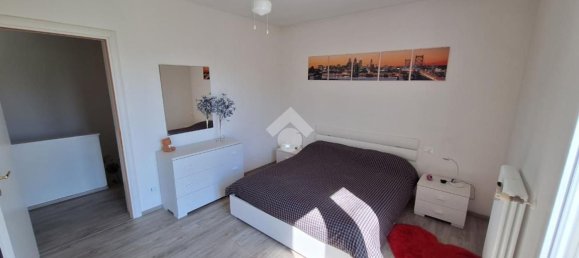 Дом с 4 комнатами в Мантуя, Италия № 243859 9