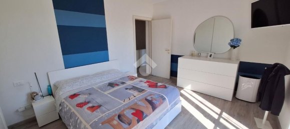 Дом с 4 комнатами в Мантуя, Италия № 243859 12