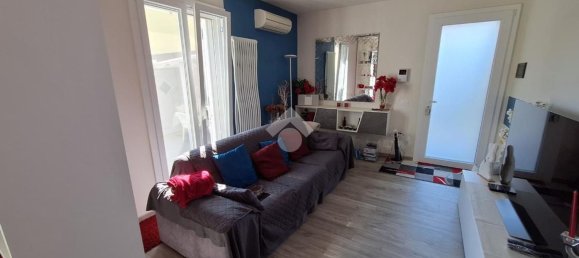 Дом с 4 комнатами в Мантуя, Италия № 243859 7