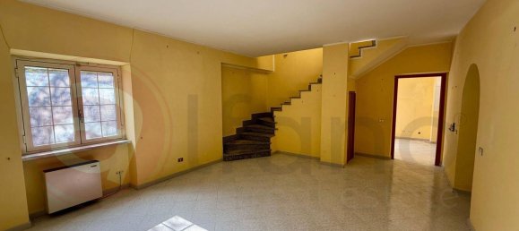 Casa de 8 divisões em Pico, Italy N.º 131708 2