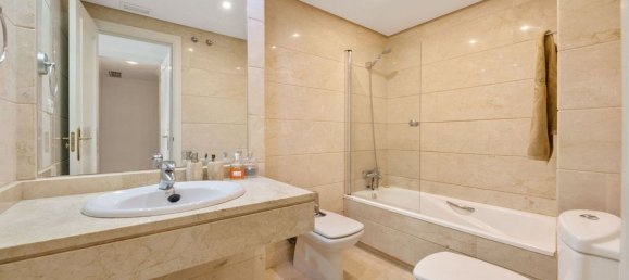 2 chambres Appartement à Marbella, Spain No. 118608 8