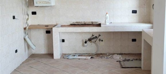 Entrepôt à Poggio Rusco, Italy 905m² No. 153802 3