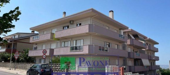 Квартира с 3 спальнями в Атри, Италия № 178241 2