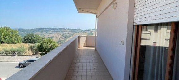 Квартира с 3 спальнями в Атри, Италия № 178241 29