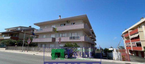 Квартира с 3 спальнями в Атри, Италия № 178241 3