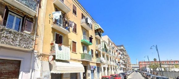 2-salle Appartement à Bari, Italy No. 259817 22