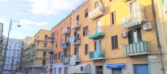 2-salle Appartement à Bari, Italy No. 259817 5