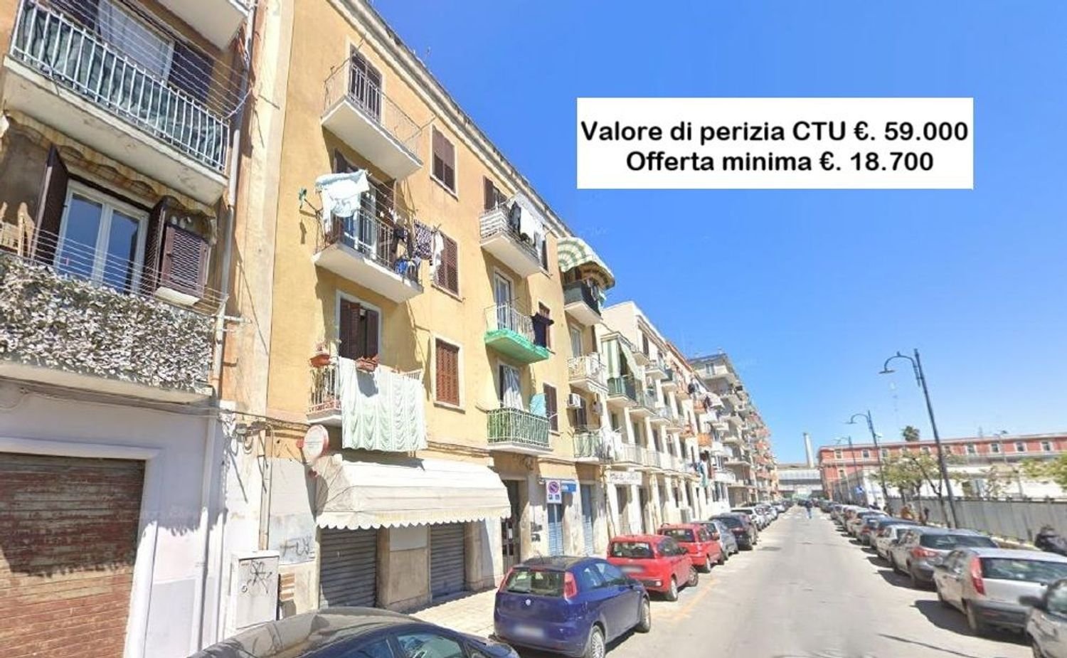 2-salle Appartement à Bari, Italy No. 259817