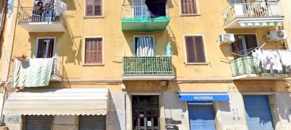 2-salle Appartement à Bari, Italy No. 259817 6