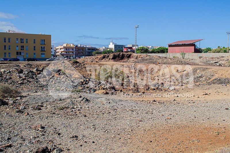 Terreno en Arona, Spain 127 m² No. 180416