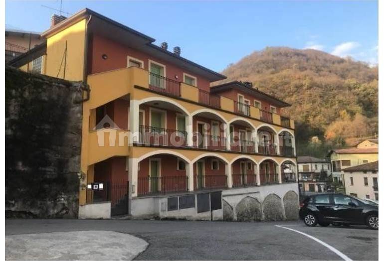 Apartamento de 2 dormitorios en Agnosine, Italy No. 335024