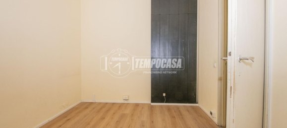 Квартира с 2 комнатами в Модена, Италия № 152466 4