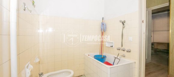 Квартира с 2 комнатами в Модена, Италия № 152466 6