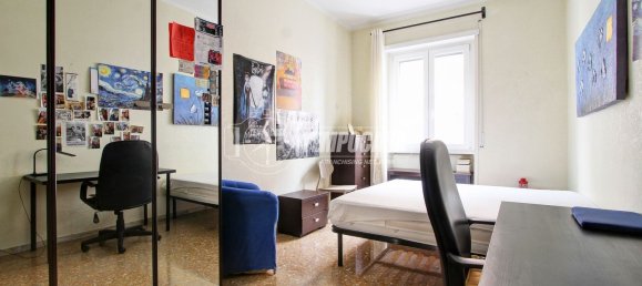 3 rooms Apartment in Rome, Italy No. 204027 2